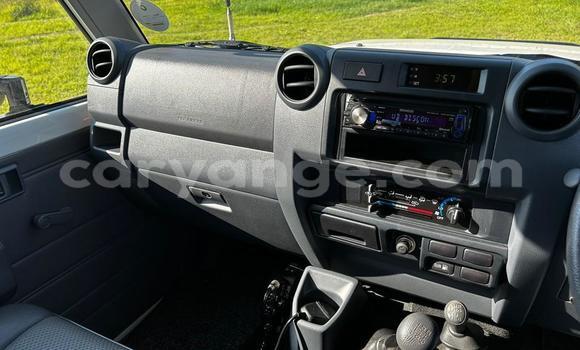 Buy Used Toyota Land Cruiser White Car in Walvis Bay in Namibia Buy Used Toyota Land Cruiser White Car in Walvis Bay in Namibia