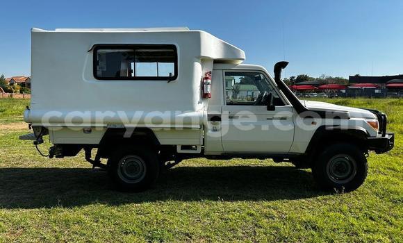 Buy Used Toyota Land Cruiser White Car in Walvis Bay in Namibia Buy Used Toyota Land Cruiser White Car in Walvis Bay in Namibia