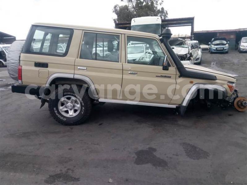 Big with watermark toyota land cruiser namibia okahandja 25693