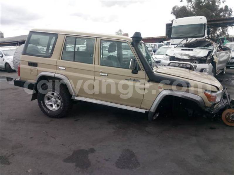Big with watermark toyota land cruiser namibia okahandja 25693