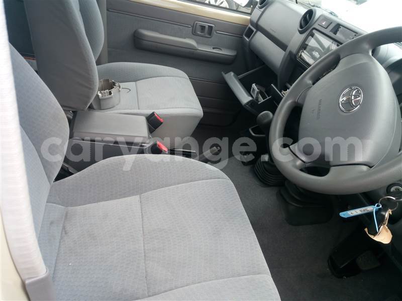 Big with watermark toyota land cruiser namibia okahandja 25693