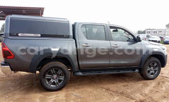 Acheter Occasion Voiture Toyota Hilux Noir à Ondangwa, Oshikoto Acheter Occasion Voiture Toyota Hilux Noir à Ondangwa, Oshikoto