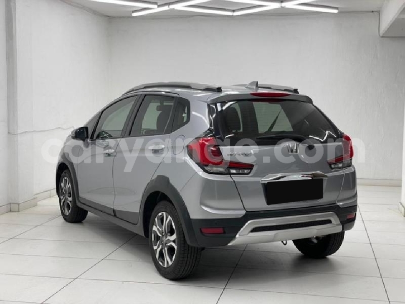 Big with watermark honda fr v hardap aranos 25744