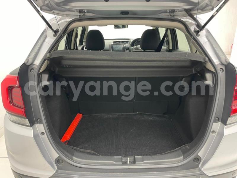 Big with watermark honda fr v hardap aranos 25744