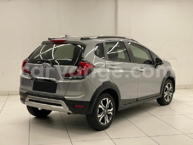Big with watermark honda fr v hardap aranos 25744