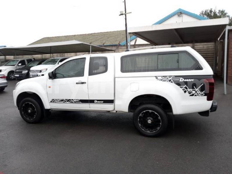 Big with watermark isuzu kb namibia swakopmund 25757