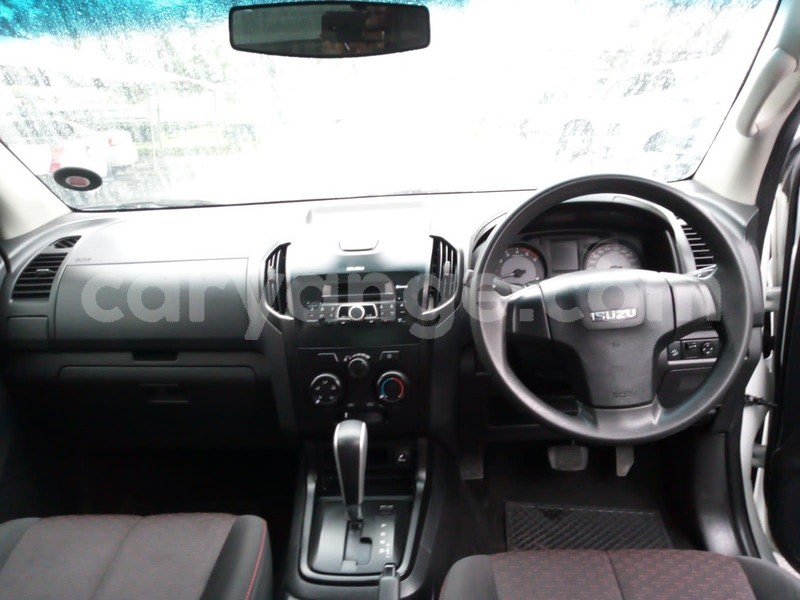 Big with watermark isuzu kb namibia swakopmund 25757