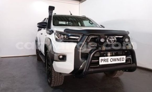 Buy Used Toyota Hilux White Car in Walvis Bay in Namibia