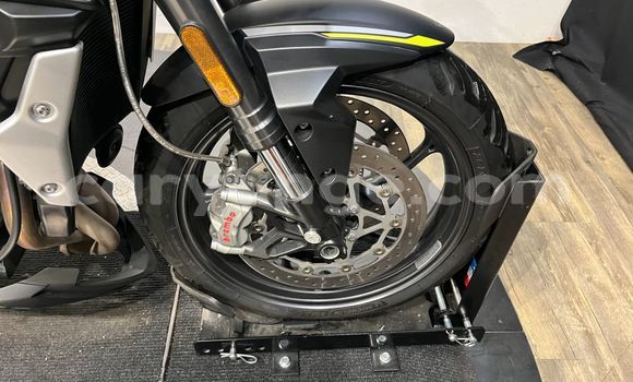 Buy Used Triumph Street Triple Black Bike in Henties Bay in Erongo Buy Used Triumph Street Triple Black Bike in Henties Bay in Erongo