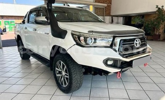 Buy Used Toyota Hilux White Car in Swakopmund in Namibia