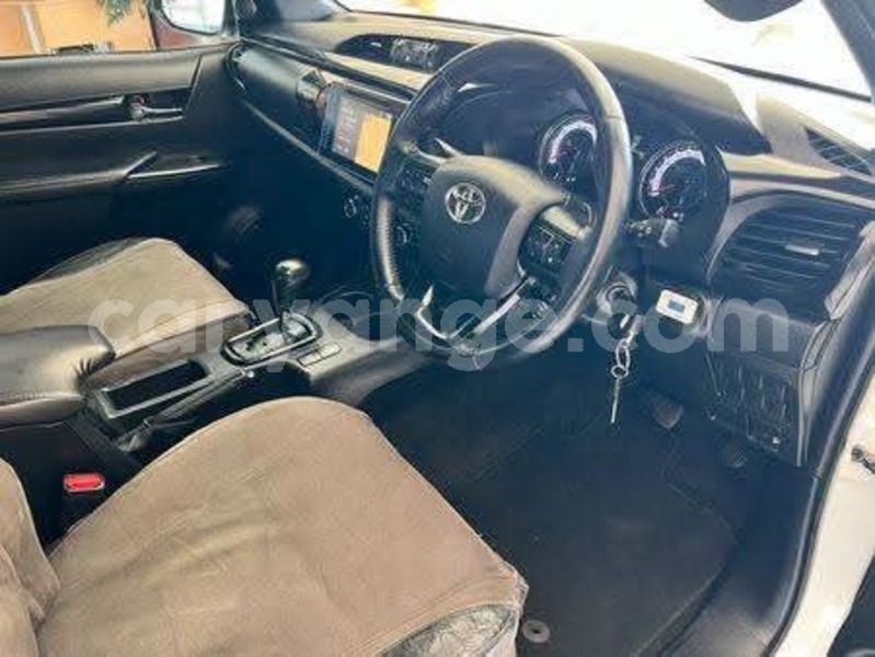 Big with watermark toyota hilux namibia swakopmund 25783