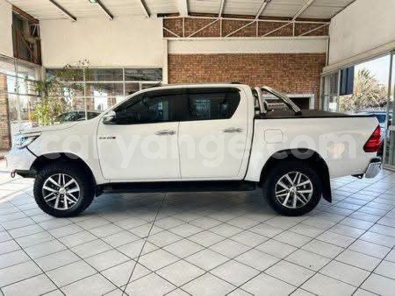 Big with watermark toyota hilux namibia swakopmund 25783
