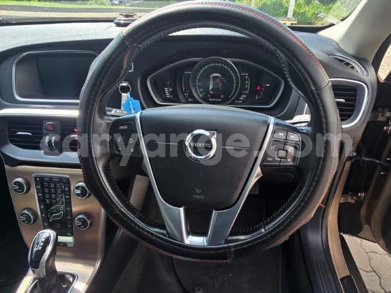 Big with watermark volvo v40 erongo usakos 25787