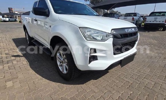 Buy Used Isuzu D–MAX White Car in Rehoboth in Hardap