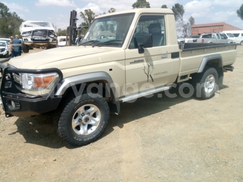 Big with watermark toyota land cruiser namibia swakopmund 25795