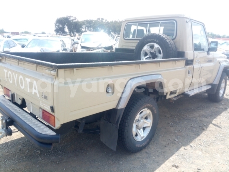 Big with watermark toyota land cruiser namibia swakopmund 25795