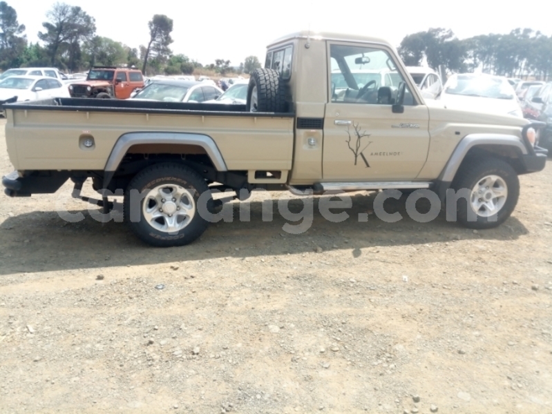 Big with watermark toyota land cruiser namibia swakopmund 25795