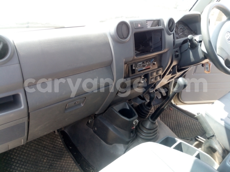 Big with watermark toyota land cruiser namibia swakopmund 25795