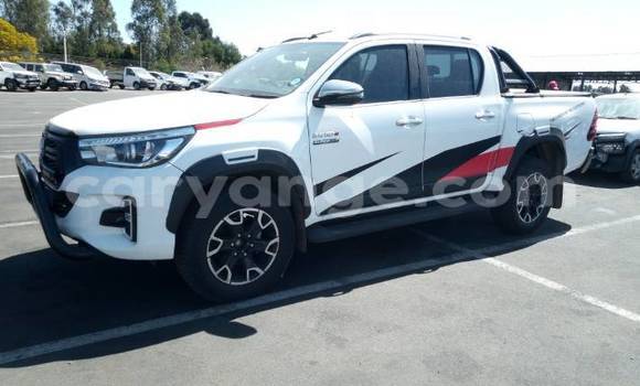 Buy Used Toyota Hilux White Car in Swakopmund in Namibia