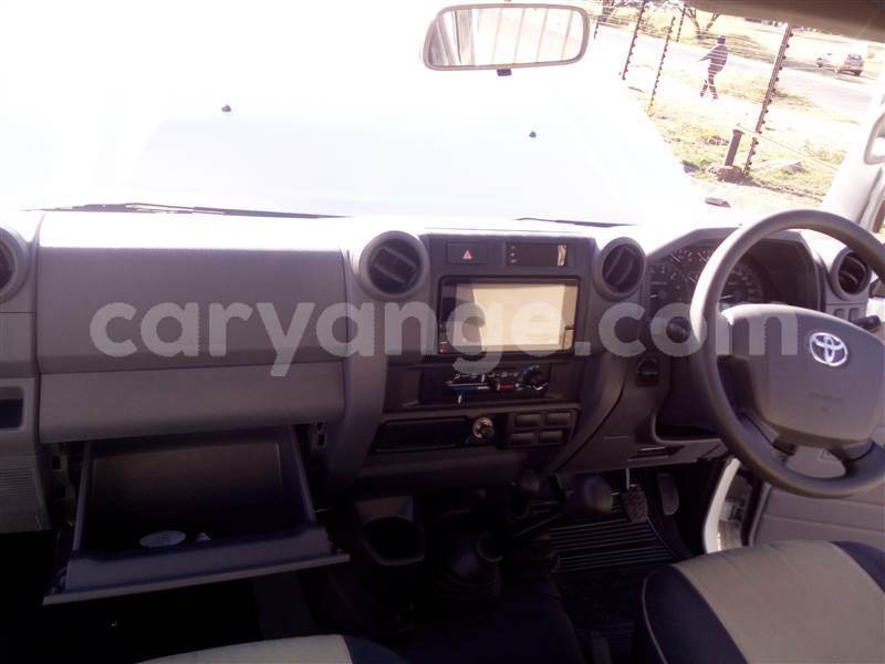 Big with watermark toyota land cruiser namibia windhoek 25801