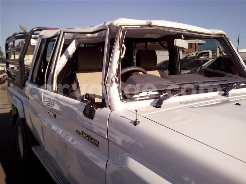 Big with watermark toyota land cruiser namibia windhoek 25801