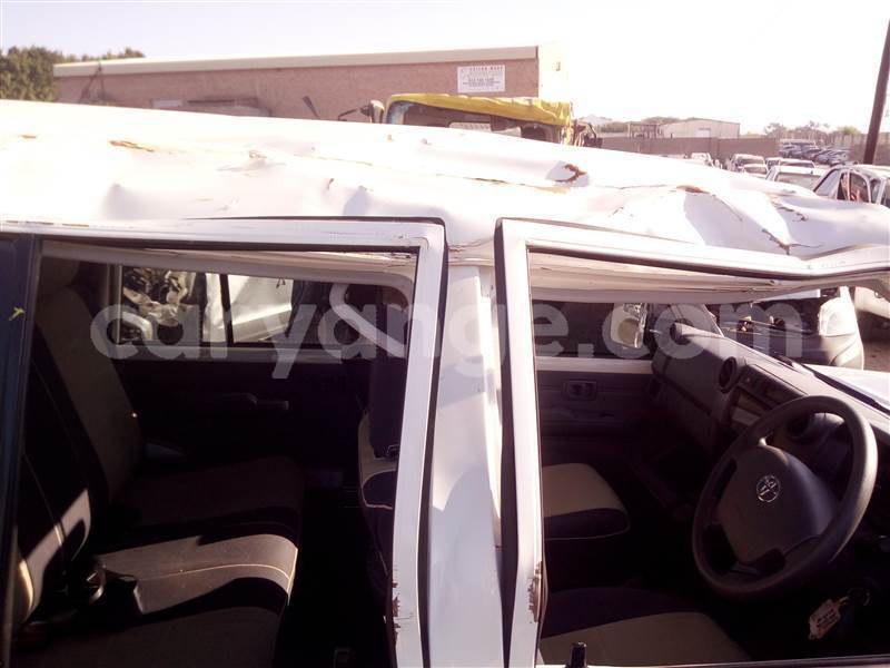 Big with watermark toyota land cruiser namibia windhoek 25801