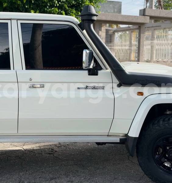 Big with watermark toyota land cruiser namibia windhoek 25803