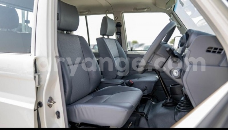 Big with watermark toyota land cruiser namibia windhoek 25803