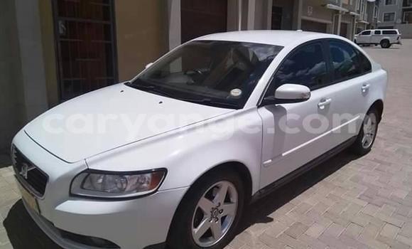 Acheter Occasion Voiture Volvo S40 Blanc à Windhoek, Namibie