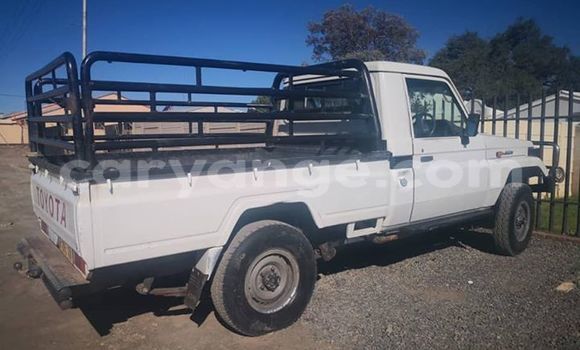 Acheter Occasion Voiture Toyota Land Cruiser Blanc à Windhoek, Namibie Acheter Occasion Voiture Toyota Land Cruiser Blanc à Windhoek, Namibie