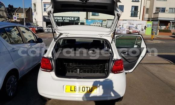 Acheter Occasion Voiture Volkswagen Polo Blanc à Warmbad, Karas Acheter Occasion Voiture Volkswagen Polo Blanc à Warmbad, Karas