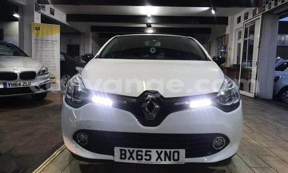 Buy Used Renault Clio White Car in Gobabis in Omaheke Buy Used Renault Clio White Car in Gobabis in Omaheke