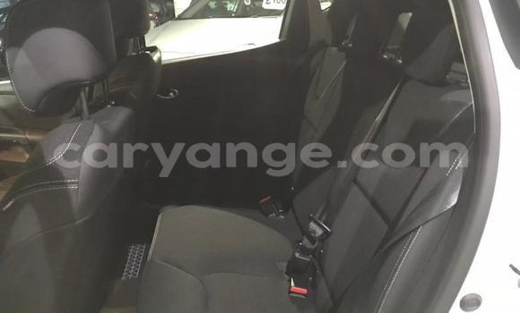 Buy Used Renault Clio White Car in Gobabis in Omaheke Buy Used Renault Clio White Car in Gobabis in Omaheke