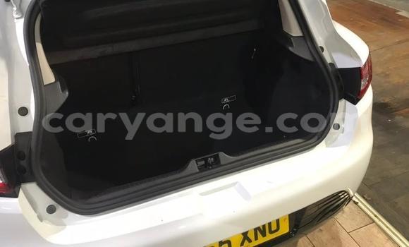 Buy Used Renault Clio White Car in Gobabis in Omaheke Buy Used Renault Clio White Car in Gobabis in Omaheke