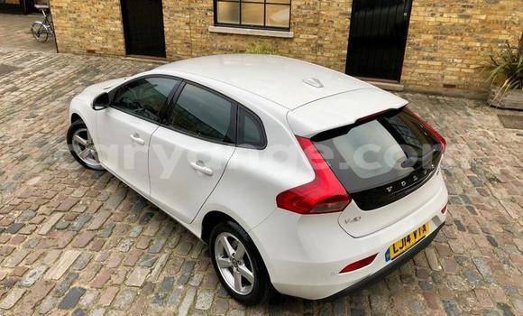 Buy Used Volvo V40 White Car in Karibib in Erongo Buy Used Volvo V40 White Car in Karibib in Erongo