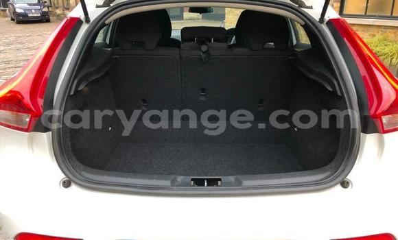 Buy Used Volvo V40 White Car in Karibib in Erongo Buy Used Volvo V40 White Car in Karibib in Erongo