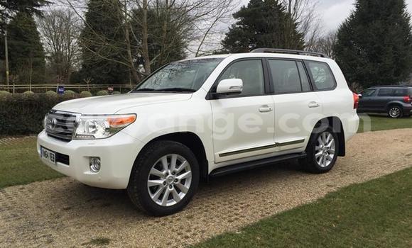 Buy Used Toyota Land Cruiser White Car in Windhoek in Namibia Buy Used Toyota Land Cruiser White Car in Windhoek in Namibia