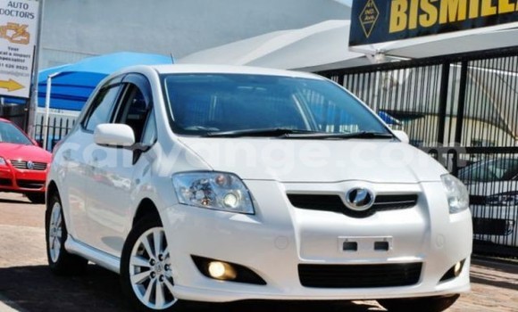 Buy Used Toyota Auris White Car in Windhoek in Namibia