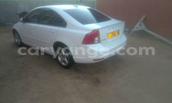 Buy Used Volvo S40 White Car in Swakopmund in Namibia Buy Used Volvo S40 White Car in Swakopmund in Namibia