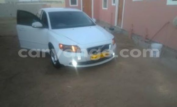 Buy Used Volvo S40 White Car in Swakopmund in Namibia Buy Used Volvo S40 White Car in Swakopmund in Namibia