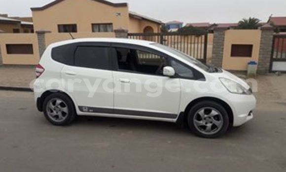 Buy Used Honda FIT White Car in Swakopmund in Namibia Buy Used Honda FIT White Car in Swakopmund in Namibia