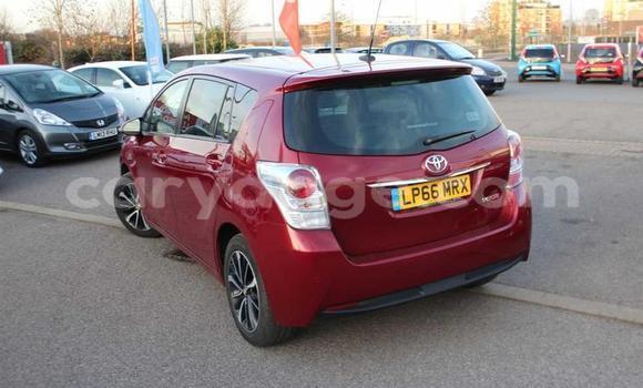 Acheter Occasion Voiture Toyota Verso Rouge à Mariental, Namibie Acheter Occasion Voiture Toyota Verso Rouge à Mariental, Namibie