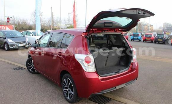 Acheter Occasion Voiture Toyota Verso Rouge à Mariental, Namibie Acheter Occasion Voiture Toyota Verso Rouge à Mariental, Namibie