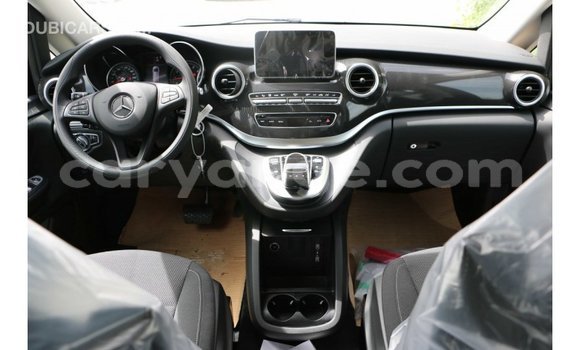 Acheter Import Voiture Mercedes-Benz 250 Noir à Import - Dubai, Namibie Acheter Import Voiture Mercedes-Benz 250 Noir à Import - Dubai, Namibie