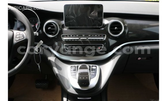 Acheter Import Voiture Mercedes-Benz 250 Noir à Import - Dubai, Namibie Acheter Import Voiture Mercedes-Benz 250 Noir à Import - Dubai, Namibie