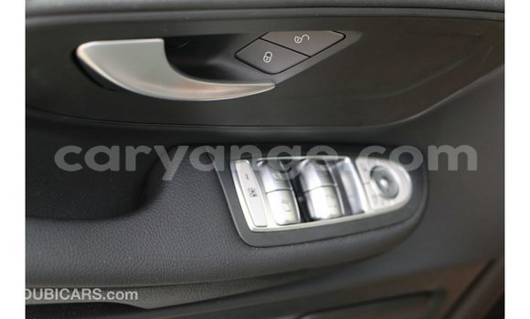 Acheter Import Voiture Mercedes-Benz 250 Noir à Import - Dubai, Namibie Acheter Import Voiture Mercedes-Benz 250 Noir à Import - Dubai, Namibie