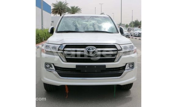 Acheter Import Voiture Toyota Land Cruiser Blanc à Import - Dubai, Namibie Acheter Import Voiture Toyota Land Cruiser Blanc à Import - Dubai, Namibie