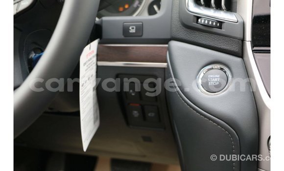 Acheter Import Voiture Toyota Land Cruiser Blanc à Import - Dubai, Namibie Acheter Import Voiture Toyota Land Cruiser Blanc à Import - Dubai, Namibie