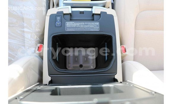 Acheter Import Voiture Toyota Land Cruiser Noir à Import - Dubai, Namibie Acheter Import Voiture Toyota Land Cruiser Noir à Import - Dubai, Namibie