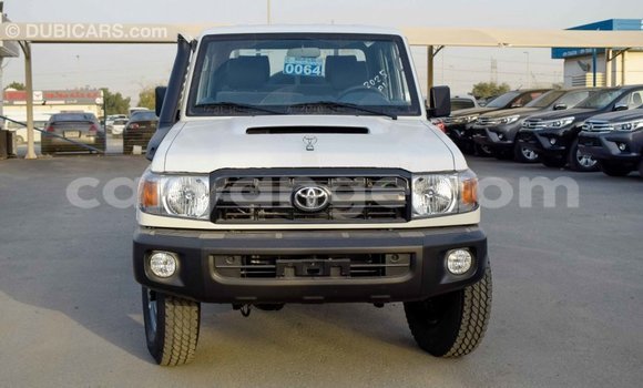 Acheter Import Voiture Toyota Land Cruiser Blanc à Import - Dubai, Namibie Acheter Import Voiture Toyota Land Cruiser Blanc à Import - Dubai, Namibie